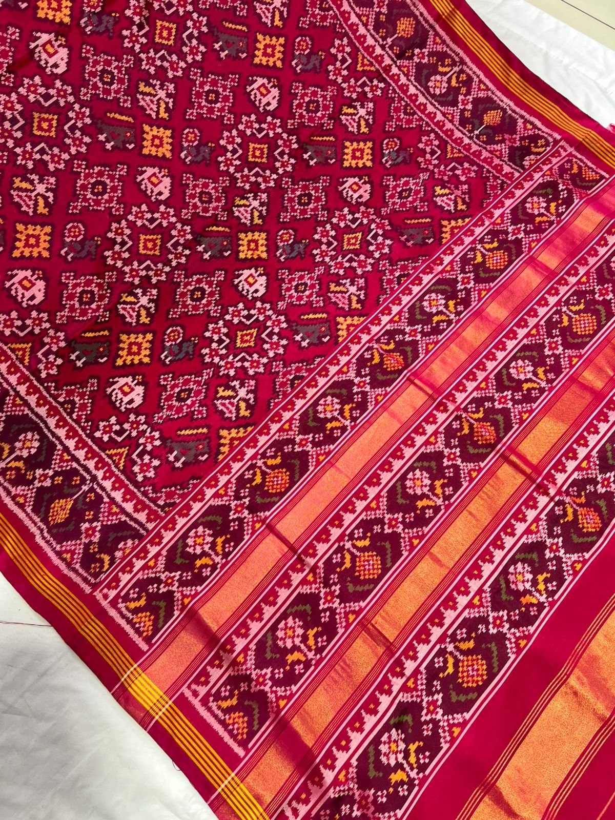 Patan patola singal ekkt sarees 